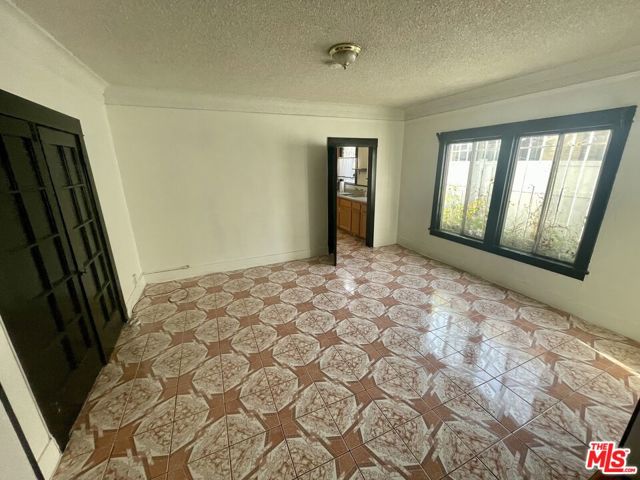737 N HARVARD Boulevard, Los Angeles CA: https://media.crmls.org/mediaz/c36e83d6-eec5-41ec-808a-4778dd3bad94.jpg