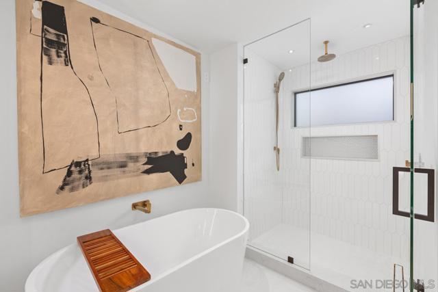 Image 13 of 43 For 744 Bonair St