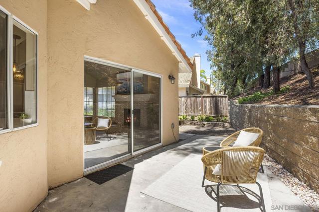 11781 Caminito De Las Missiones, San Diego CA: https://media.crmls.org/mediaz/c36eaeea-6b6e-4560-a0c3-03ce314150f8.jpg