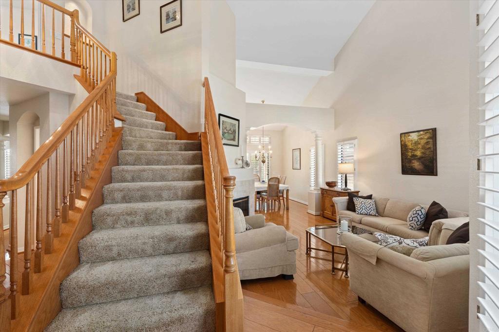 https://media.crmls.org/mediaz/c3707ae2-b283-47c0-82ae-439b056a07c9.jpg?preset=X-Large