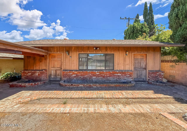 259 Dorena Drive, Newbury Park CA: https://media.crmls.org/mediaz/c3709220-b6aa-453a-acba-ac746d173c9a.jpg