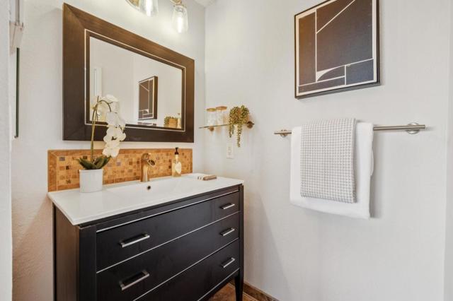 607 Stonegate, South San Francisco CA: https://media.crmls.org/mediaz/c3719b27-ab53-4135-874a-153498036f15.jpg