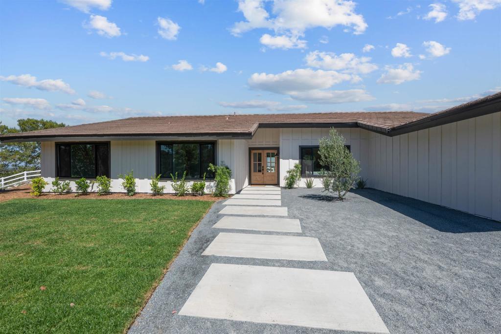 37285 Avenida Bravura