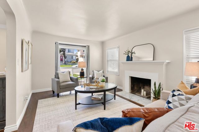 8420 Bleriot Avenue, Los Angeles CA: https://media.crmls.org/mediaz/c371fa47-c3a9-40a7-bfc0-59da8193e052.jpg