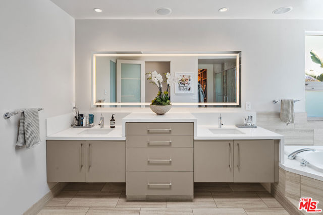 8735 Dorrington Avenue, West Hollywood CA: https://media.crmls.org/mediaz/c373beec-d417-4029-bb9e-2bd8d0880305.jpg