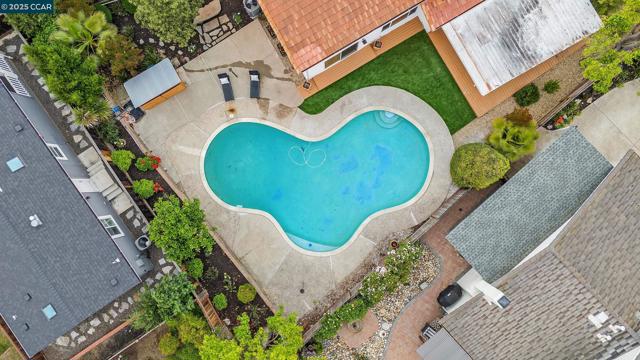 2043 Gill Port Ln, Walnut Creek CA: https://media.crmls.org/mediaz/c3748999-0628-4ad1-b8dd-204a55c09639.jpg