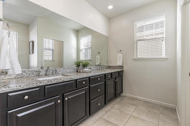 2024 Honey Church Pl, Roseville CA: https://media.crmls.org/mediaz/c375ec91-4c57-4f86-b703-ac871fa97867.jpg