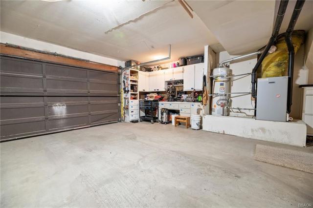 42729 Haupstrasse Drive, Big Bear CA: https://media.crmls.org/mediaz/c37615e7-52bc-456c-a10a-1c59f6cfcffd.jpg