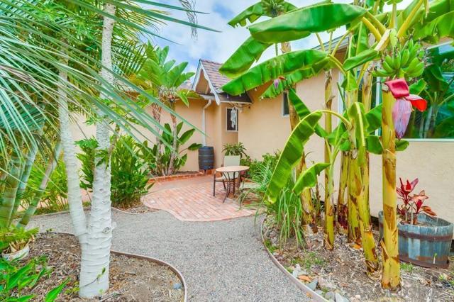 3541 Pomeroy St, San Diego CA: https://media.crmls.org/mediaz/c3763034-c1db-4223-ad2b-1ce63186cead.jpg