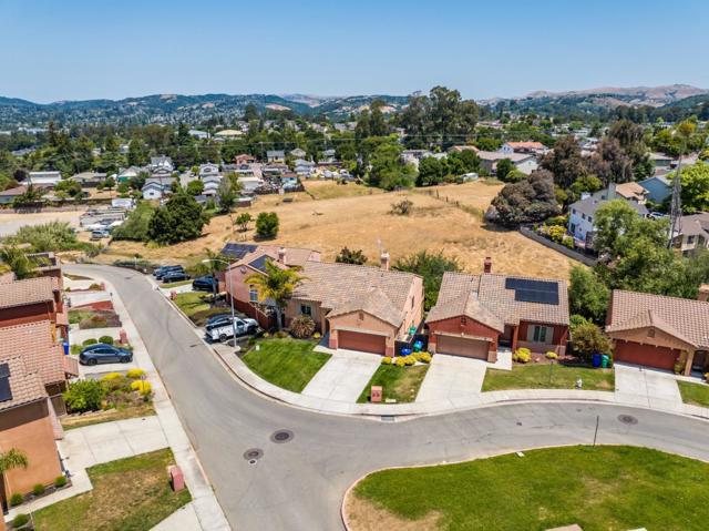 23022 Palazzo Del Kayla, Hayward CA: https://media.crmls.org/mediaz/c3763f3d-3982-4db7-8fa8-fb41e586e98f.jpg