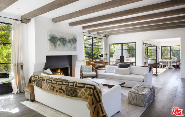 770 Via Manana, Montecito CA: https://media.crmls.org/mediaz/c376436d-4ec7-482d-8e93-5655a22fdcdd.jpg