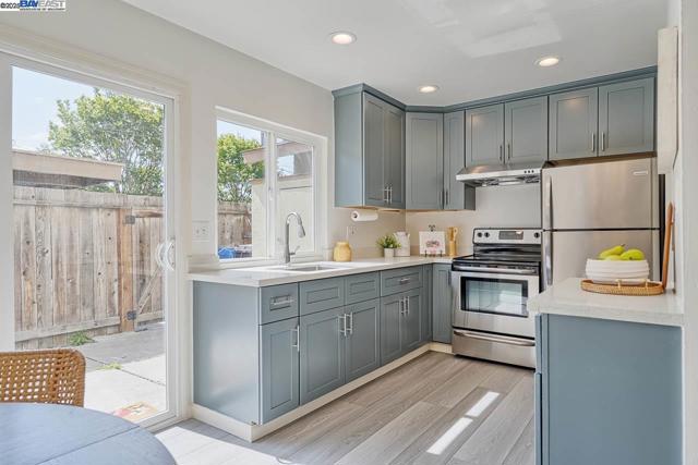 4654 Balboa Way, Fremont CA: https://media.crmls.org/mediaz/c3767345-f59b-4375-926d-f78efb2efbb5.jpg