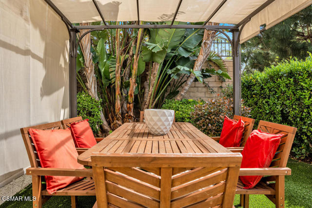 6057 Rainbow Hill Road, Agoura Hills CA: https://media.crmls.org/mediaz/c3768525-5eb5-4492-acea-71fa82495686.jpg