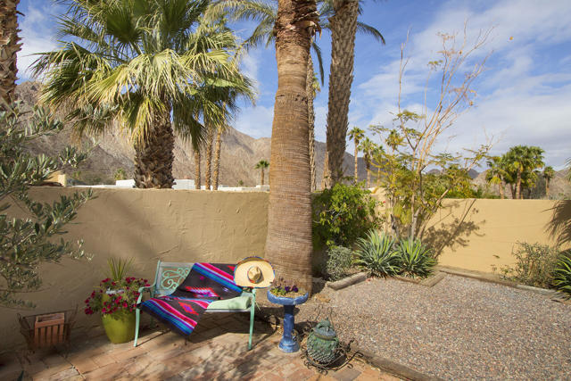 52404 Avenida Rubio, La Quinta CA: https://media.crmls.org/mediaz/c377cb80-3ff9-4b08-91b9-27e940e7e6f4.jpg