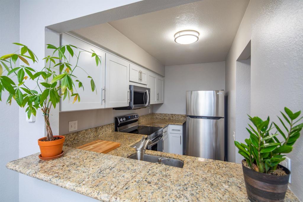 8019 Caminito De Pizza - photo 4