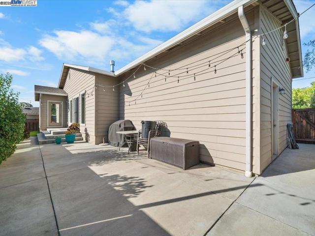 741 N N St, Livermore CA: https://media.crmls.org/mediaz/c3787f41-882c-462e-a8cc-6fc9b3bc19e0.jpg