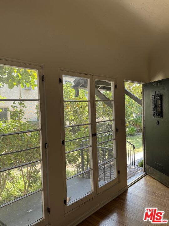 7917 Norton Avenue, West Hollywood CA: https://media.crmls.org/mediaz/c378b8c2-2c93-46f7-a6d1-7ebaf73a90db.jpg
