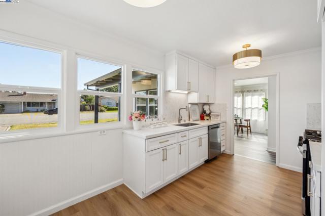 37107 Holly St, Fremont CA: https://media.crmls.org/mediaz/c3791ad9-d906-4819-9d3c-06649834cc7e.jpg