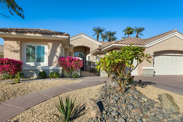 78770 Sunrise Mountain View, Palm Desert CA: https://media.crmls.org/mediaz/c37ab0a5-4dff-4b29-9563-e0e68aa5c1c0.jpg