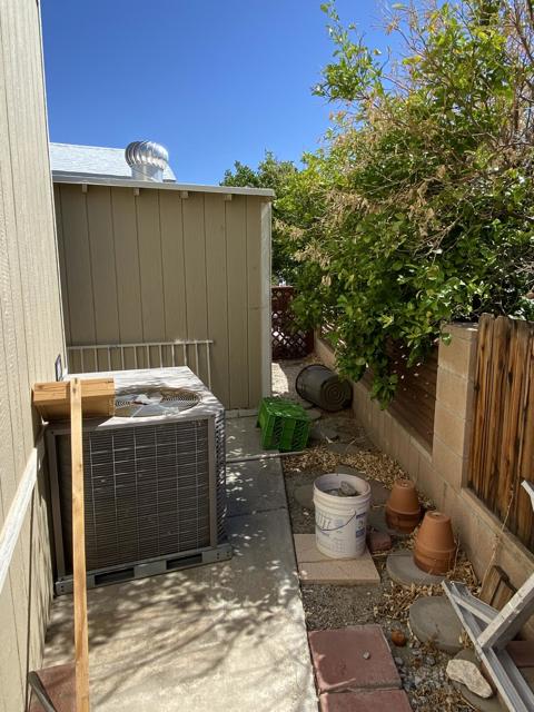 17777 Langlois Road, Desert Hot Springs CA: https://media.crmls.org/mediaz/c37ab9ff-82d8-46f2-b21b-79624ada304a.jpg