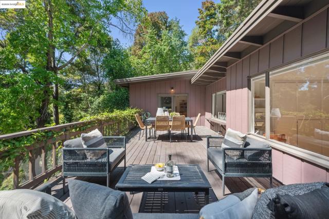 2429 Scout Rd, Oakland CA: https://media.crmls.org/mediaz/c37b437b-21f9-4acf-ba2d-b1ab759dda7b.jpg