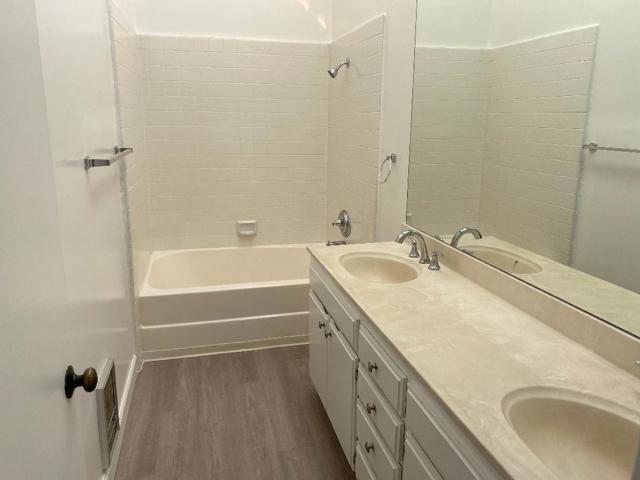 640 Portofino Lane, Foster City CA: https://media.crmls.org/mediaz/c37b9d28-b154-4f20-8d40-920331b34496.jpg