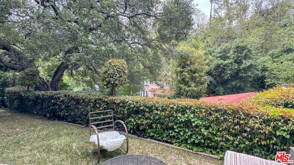 https://media.crmls.org/mediaz/c37bc795-98df-48a4-8508-3ef6785a691c.jpg?preset=X-Large