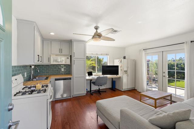 2332 Back Nine St, Oceanside CA: https://media.crmls.org/mediaz/c37bcc97-b637-4d3d-90ba-0dfda9970b6a.jpg