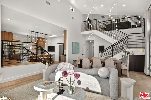 2603 Crestmoore Place, Los Angeles CA: https://media.crmls.org/mediaz/c37c0586-b10f-4081-a77d-bffb93c37920.jpg