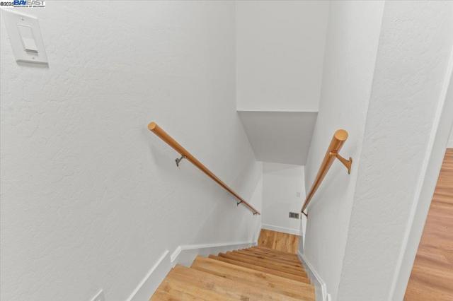 462 Craven Court, Hayward CA: https://media.crmls.org/mediaz/c37c1633-ac80-4f33-a875-c0c6492b8b17.jpg