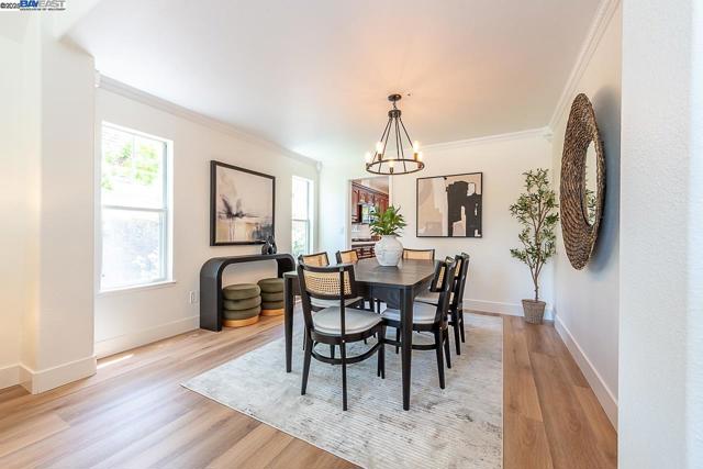 34233 Perry Glen Ter, Union City CA: https://media.crmls.org/mediaz/c37d8213-ee60-4607-9115-27425e56750c.jpg