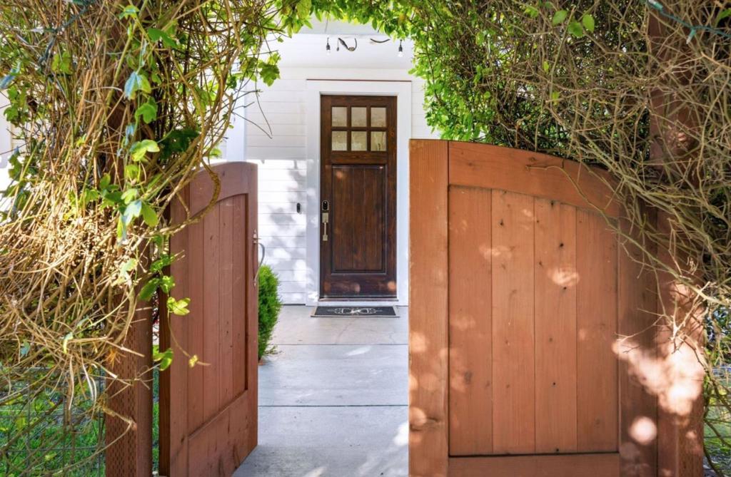 C37E7175 F273 4785 9D9D 254E054B009F 191 Winona Avenue, Pacifica, Ca 94044 &Lt;Span Style='BackgroundColor:transparent;Padding:0Px;'&Gt; &Lt;Small&Gt; &Lt;I&Gt; &Lt;/I&Gt; &Lt;/Small&Gt;&Lt;/Span&Gt;