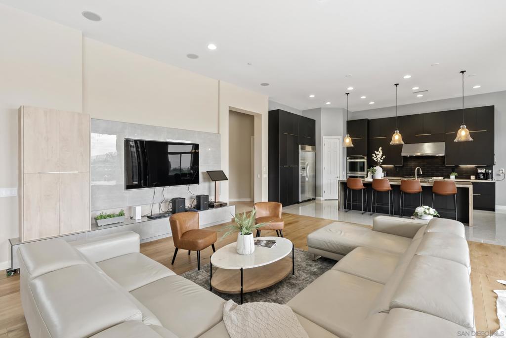 MLS #250032415SD img 10