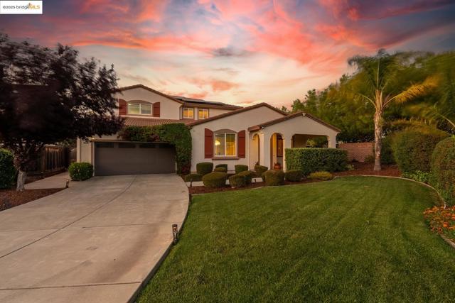 719 Monte Verde Ln, Brentwood CA: https://media.crmls.org/mediaz/c3805756-bb2c-4d3f-a161-ecfa4a3a5204.jpg