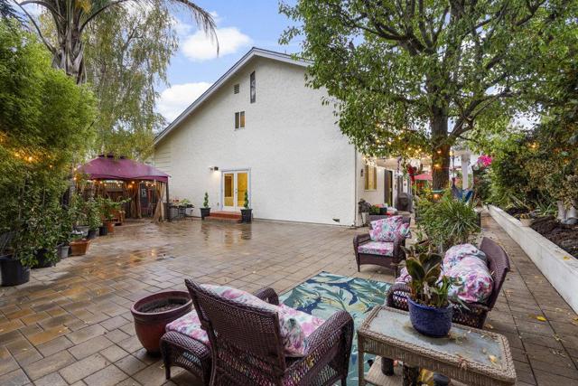 16761 Dry Creek Court, Morgan Hill CA: https://media.crmls.org/mediaz/c380db03-cb1c-4d14-aaaf-0a0bf6deccb3.jpg