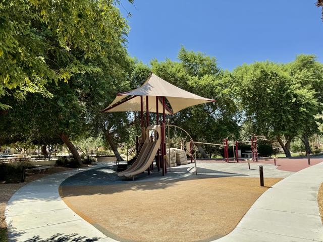 414 Via De La Paz, Palm Desert CA: https://media.crmls.org/mediaz/c380f093-3525-4a66-8297-86f4f4b04ab3.jpg