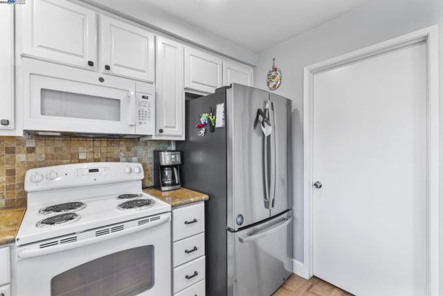 1479 Spring Valley Cmn, Livermore CA: https://media.crmls.org/mediaz/c3813ac7-0bfb-4bb0-b222-5ab2212a5c3c.jpg