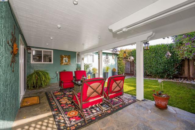 2472 Bradford Ave, Hayward CA: https://media.crmls.org/mediaz/c3815be5-7cc7-4fbe-8489-e2341b144631.jpg