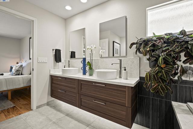 6408 Boone Dr, Castro Valley CA: https://media.crmls.org/mediaz/c381fc98-5eb6-49ec-becb-02b8a3bcda74.jpg