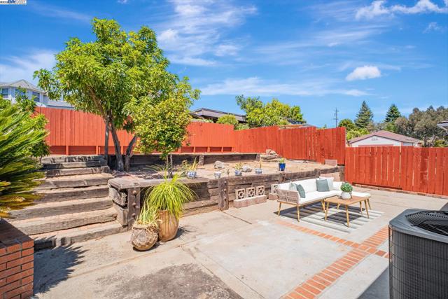 5232 Proctor Road, Castro Valley CA: https://media.crmls.org/mediaz/c38224b8-4f10-4b65-867c-d961630c61e2.jpg