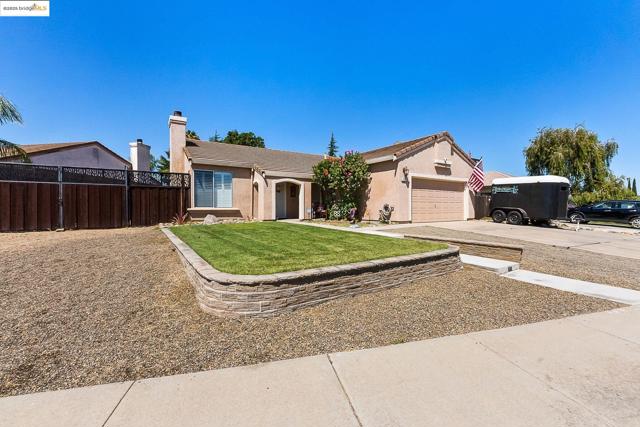 1126 Deerpark Rd, Oakley CA: https://media.crmls.org/mediaz/c3824b71-b7b1-42a4-b70e-2fc6ffd3d777.jpg