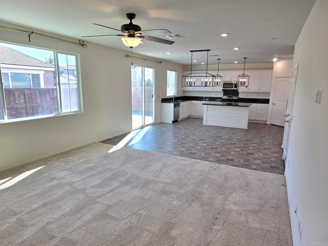 Detail Gallery Image 5 of 35 For 27610 Wendy St, Menifee,  CA 92585 - 4 Beds | 3 Baths