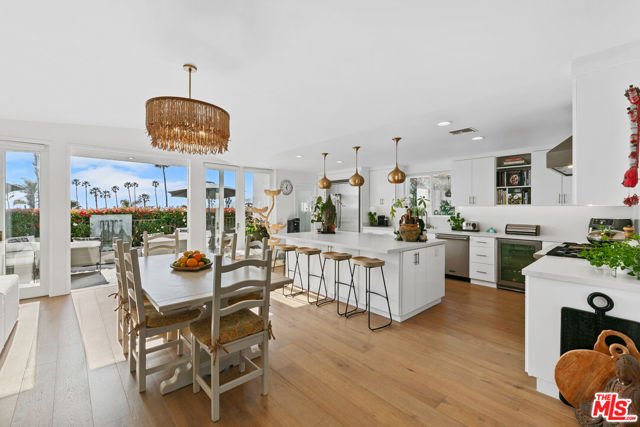 29500 Heathercliff Road, Malibu CA: https://media.crmls.org/mediaz/c383066e-5334-44da-9e33-aa2af16da728.jpg