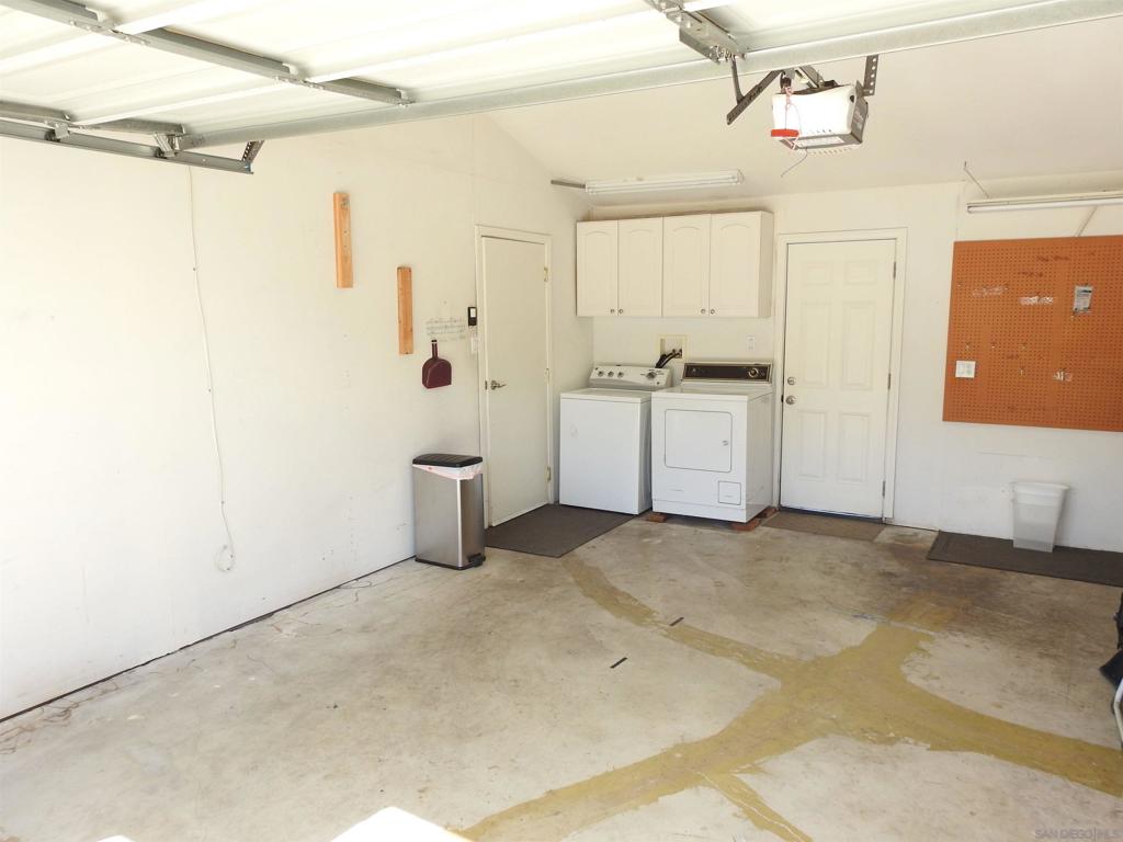 https://media.crmls.org/mediaz/c3839ddb-3b54-4be7-9787-bfff96ff984f.jpg?preset=X-Large
