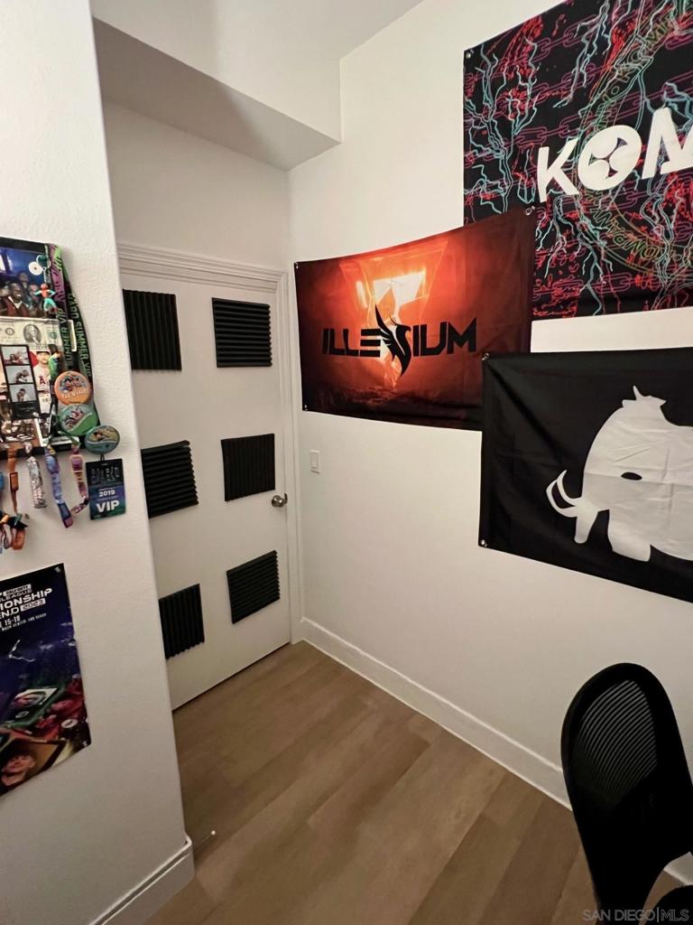 https://media.crmls.org/mediaz/c384250e-2288-41cf-9e87-c8d4196ea0cd.jpg?preset=X-Large