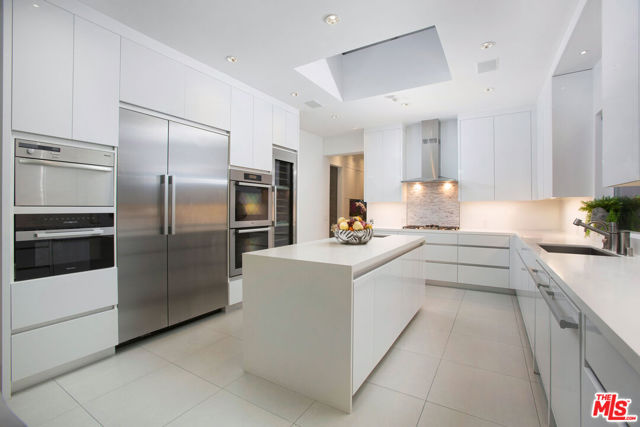 2791 Ellison Drive, Beverly Hills CA: https://media.crmls.org/mediaz/c384ba23-584f-4a87-a021-7dbade9a9c8c.jpg