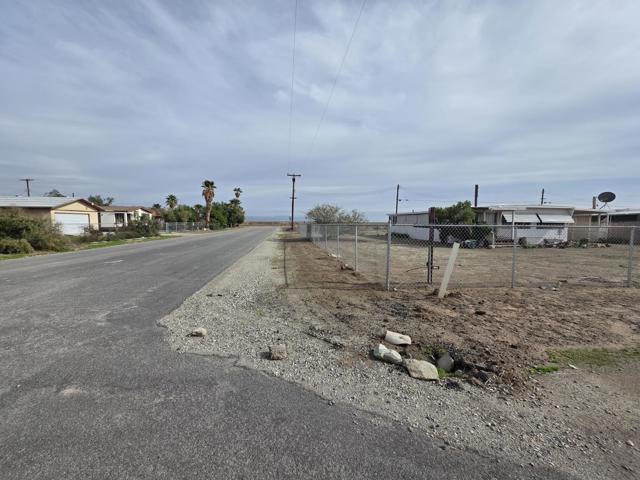 9588 Avenue H, Bombay Beach CA: https://media.crmls.org/mediaz/c3852906-d775-4703-998b-b73eebd848c1.jpg