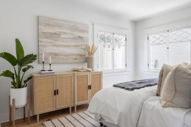 4171 Ibis St, Mission Hills (San Diego) CA: https://media.crmls.org/mediaz/c38552cd-5bdd-4e9f-9772-26eca34d6d47.jpg
