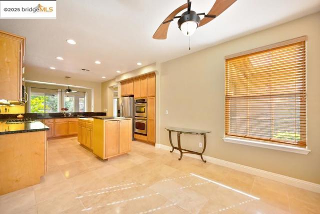 Image 19 of 54 For 5736 Palmera Ln