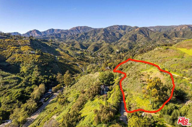 416 Ranchito Vista Road, Santa Barbara CA: https://media.crmls.org/mediaz/c386619b-41ab-43cf-8ec5-311e7542f34a.jpg